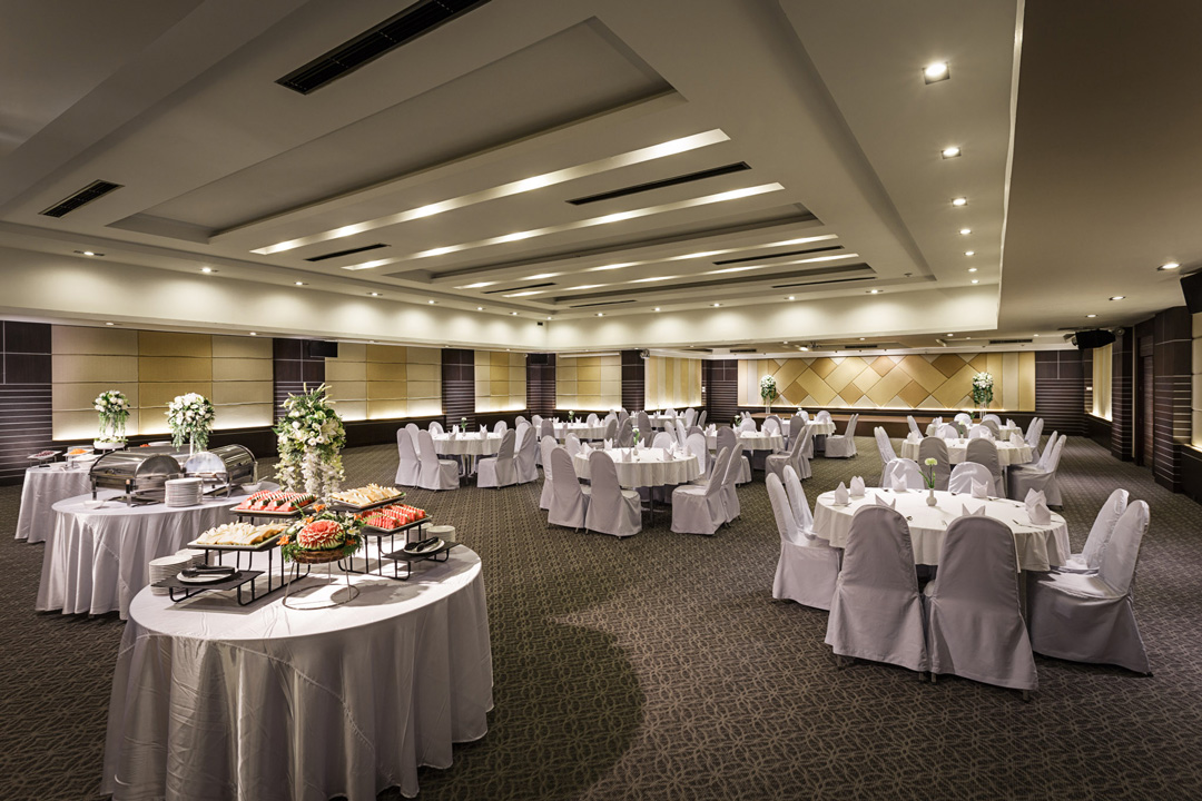 Holiday Garden Hotel large conference room for hosting special events